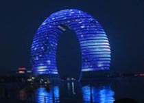 【青海】城市酒店大樓豪華亮化尋高檔高像素LED線條燈，靈創LED領航